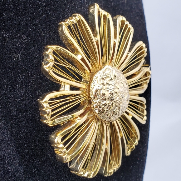 M.J. Ent. Flower Power Gold-tone Metal Brooch Pin - Picture 4 of 11